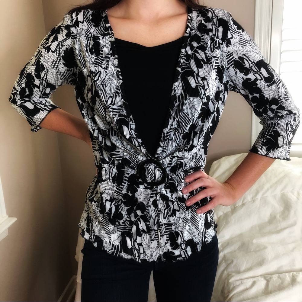 3 LEFT XS-M Chic Stretchy 2 in 1 Geometric Floral Top